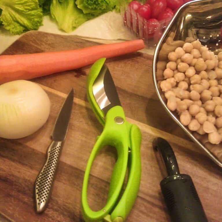 Do you love chopped salads? This little gadget will help you make the best chopped salad at home, quickly and easily, with hardly any cleanup! I used to pay to have my salads chopped in one of those big machines at the salad place, but now I can make a healthy chopped salad just as good at home. I make my salads vegetarian, but you can just as easily add some meat. #salad #gadget #healthy #easy #vegetarian