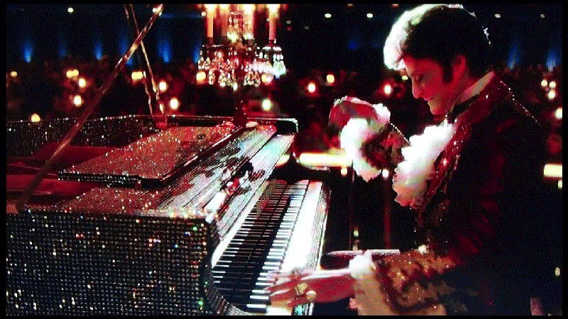 Liberace-playing-piano Liberace-playing-piano