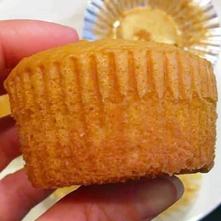 Do you know how to use foil cupcake liners? Does your package even have instructions? A lot of people use the liners wrong, which can make cupcakes and muffins stick. Let me show you how they should be used, and why! #baking #howto #cupcakes