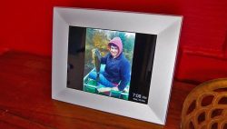 the Nixplay Iris digital picture frame on a table