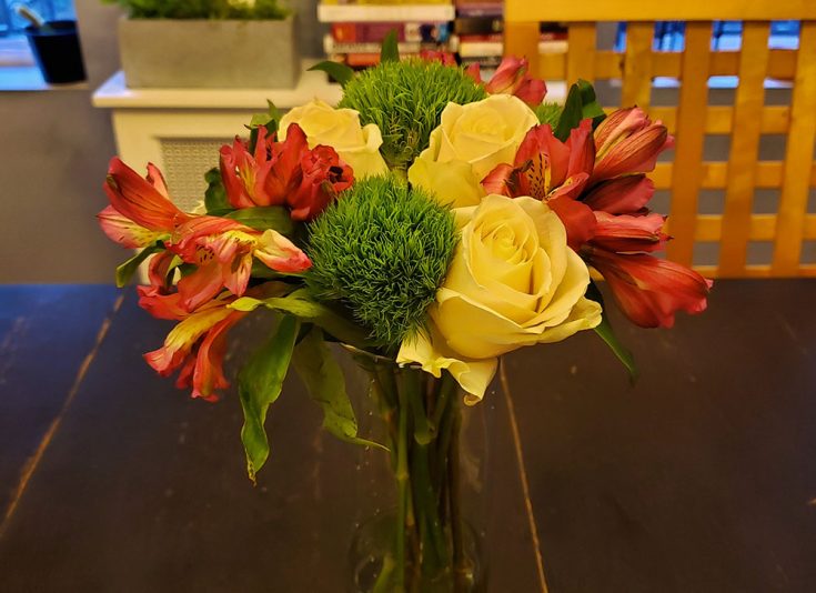 How to Arrange Grocery Store Flowers in a Vase (for beginners!) Amy Ever After