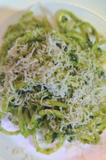 Spaghetti with basil pesto.